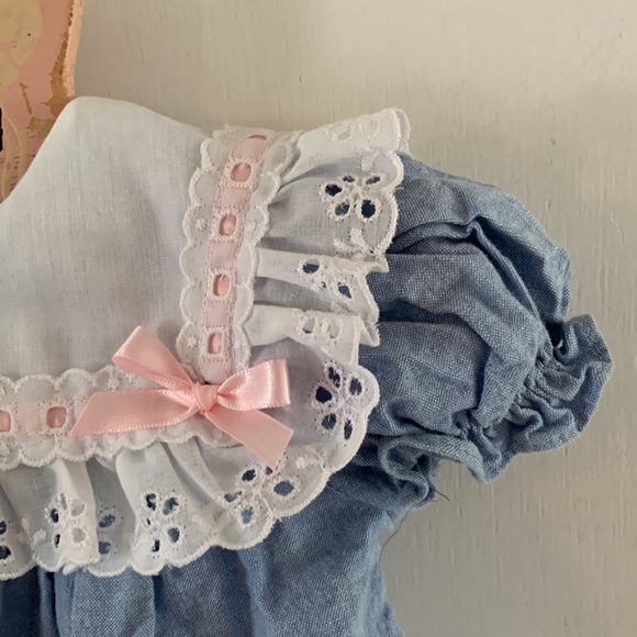 Vintage Just Peachy blue chambray dress with large white collar with eyelet lace - Picture 3 of 7